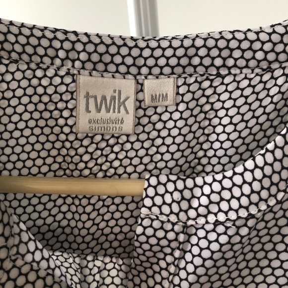 New Twik Blouse - Picture 2 of 4